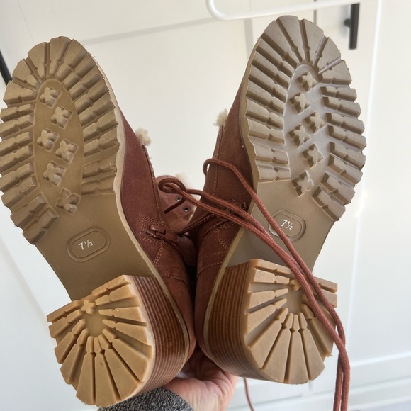 Anthropologie Seychelles muted pink Sherpa boots - never worn NEW - Picture 4 of 9